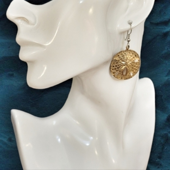 VTG Estate Large Goldtone Sand Dollar Dangle Earrings - Picture 1 of 3
